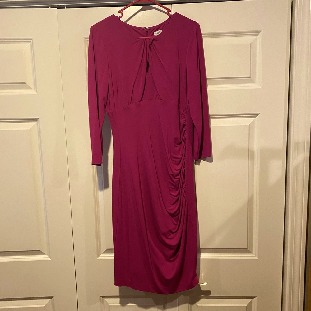 Comfortable fuchsia fitting dress.